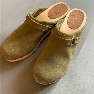 Wooden clogs olive army green